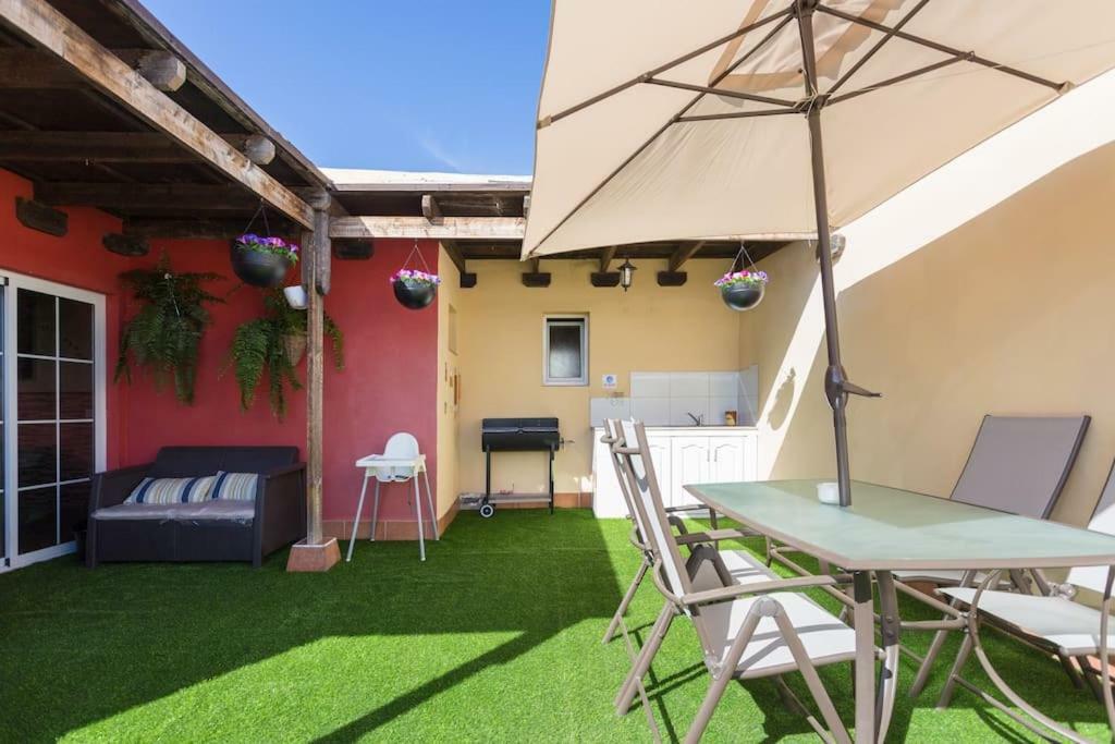Villa Blanca Tenerife - Private Rooms - Terrace And Bbq, 5 Minutes From The Beach And Airport San Isidro  Exterior foto