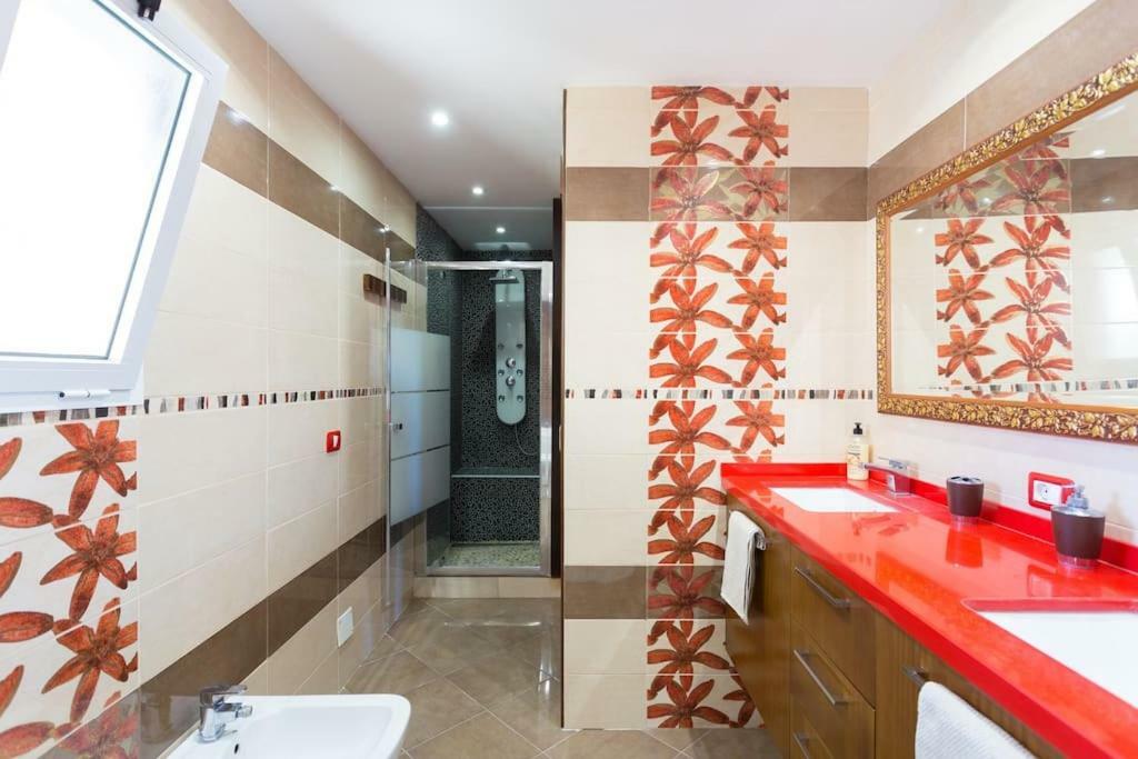 Villa Blanca Tenerife - Private Rooms - Terrace And Bbq, 5 Minutes From The Beach And Airport San Isidro  Exterior foto